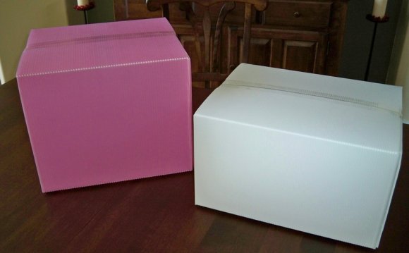 Corrugated plastic boxes