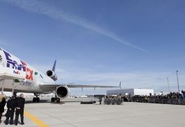 FedEx Panda Express plane draws a crowd in Toronto FedEx Panda Express plane draws a crowd in Toronto