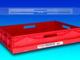 Reusable shipping containers